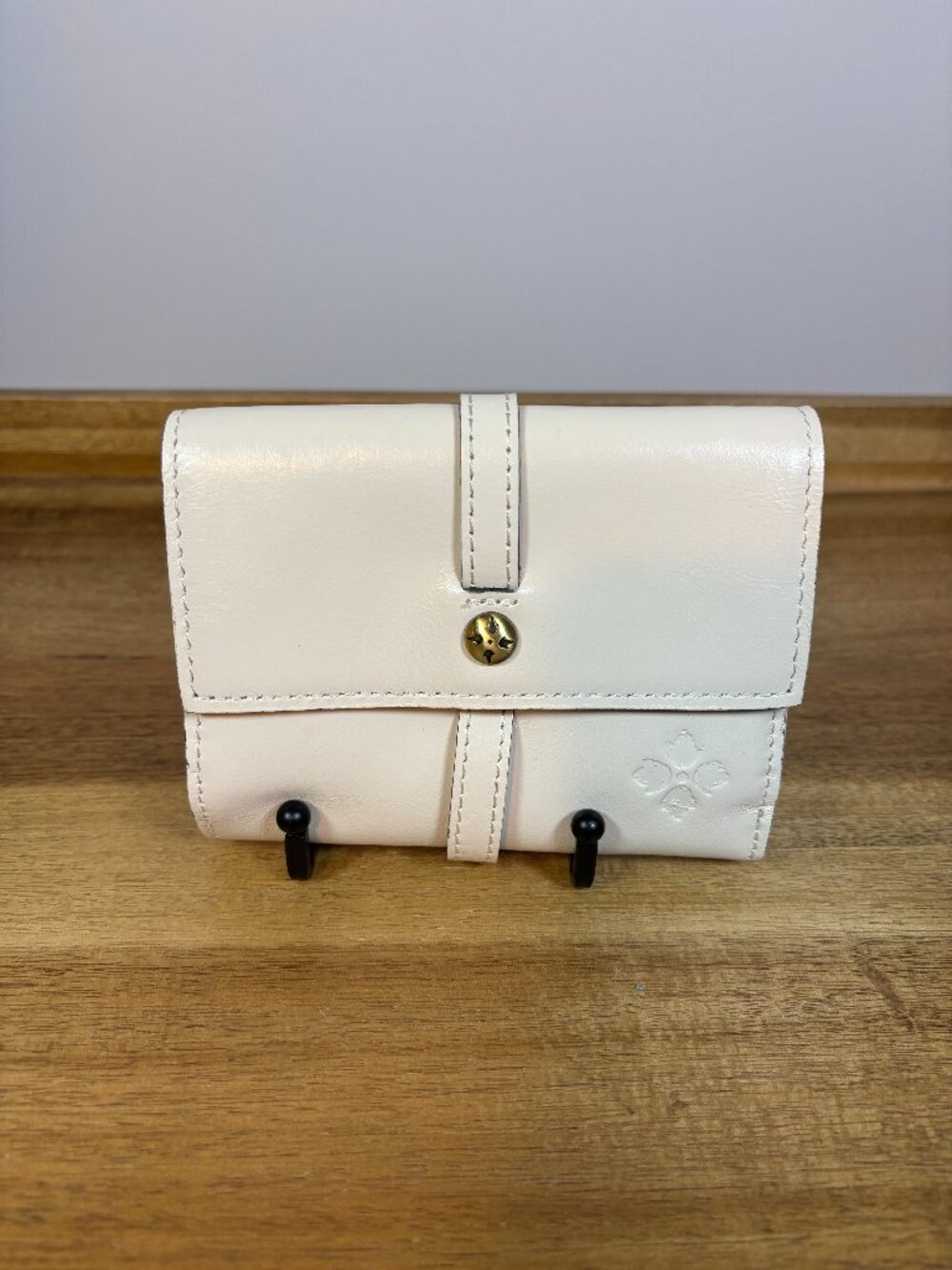 Patricia Nash Distressed Vintage Leather Ivory Cream Olmetta Wallet